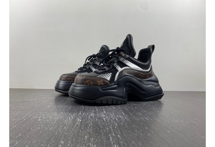 L1VV Archlight Sneaker