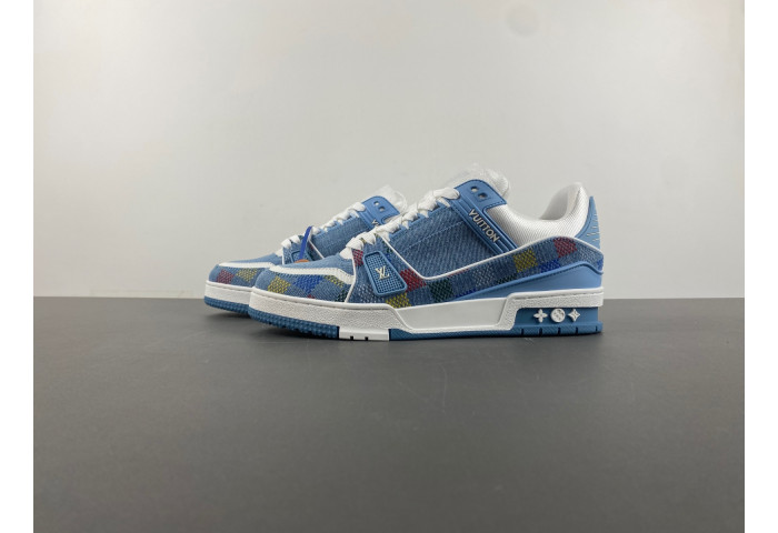 L1VV TRAINER