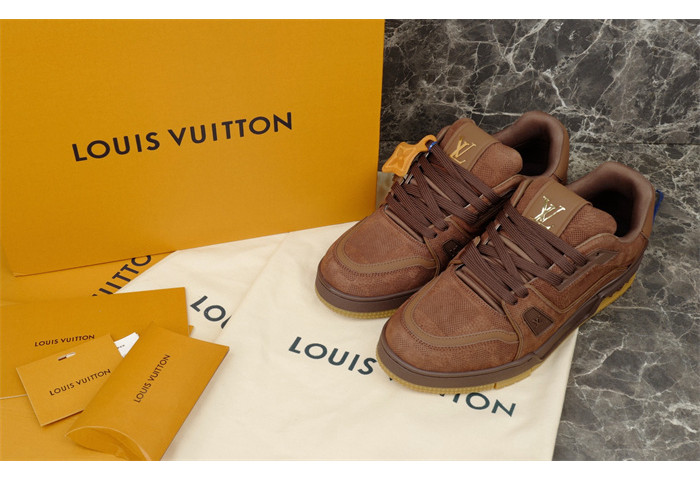 L1VV TRAINER