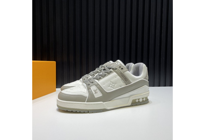 L1VV TRAINER
