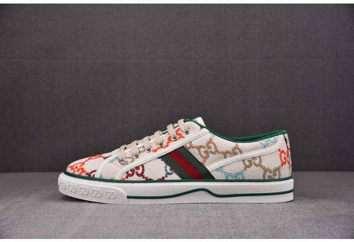GU LOW TOP SNEAKER