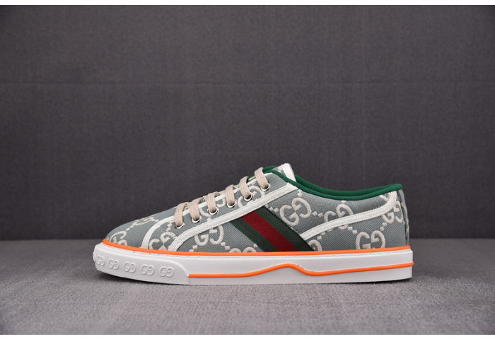 GU LOW TOP SNEAKER