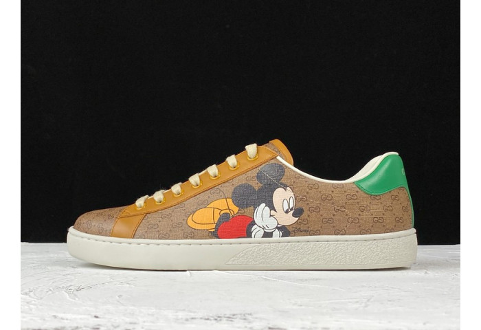GU ACE EMBROIDERED LOW-TOP SNEAKER