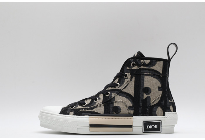 B23 Oblique Sneaker
