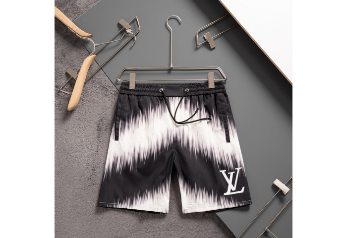 L1vv Short