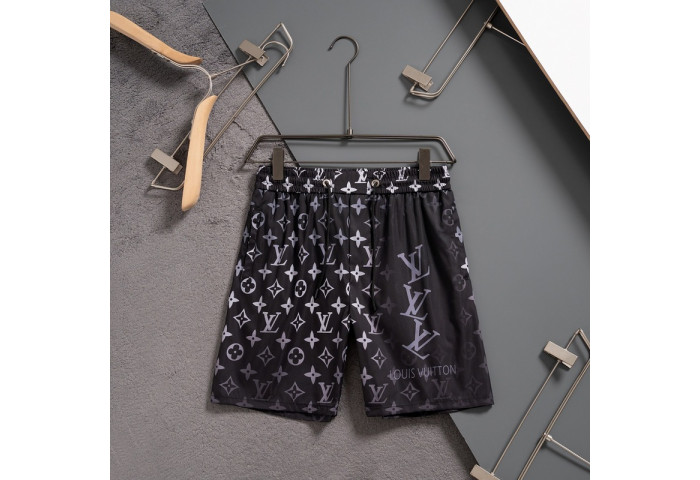 L1vv Short
