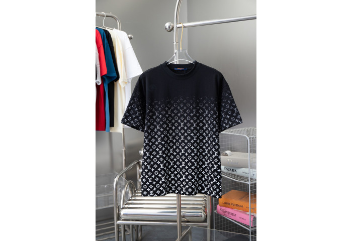 L1vv T-Shirt