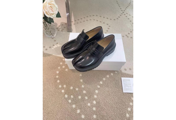 ma*s*n Ma*i*la loafer shoes