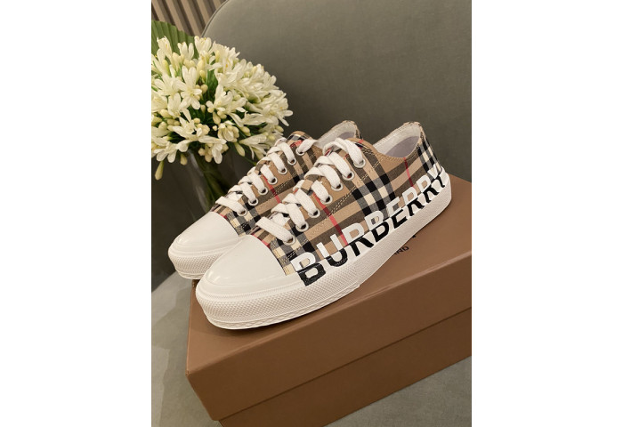 BUR*BERRY Sneakers