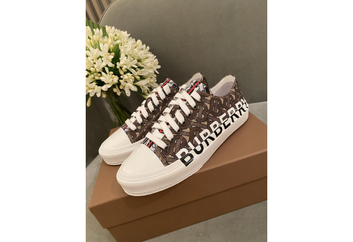 BUR*BERRY Sneakers
