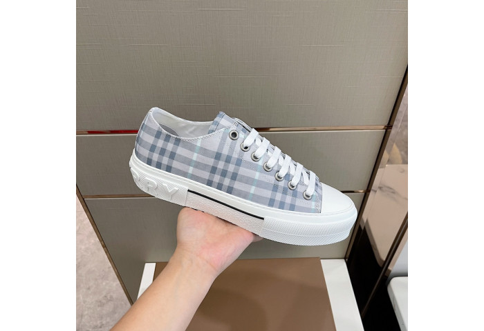 BUR*BERRY Sneakers