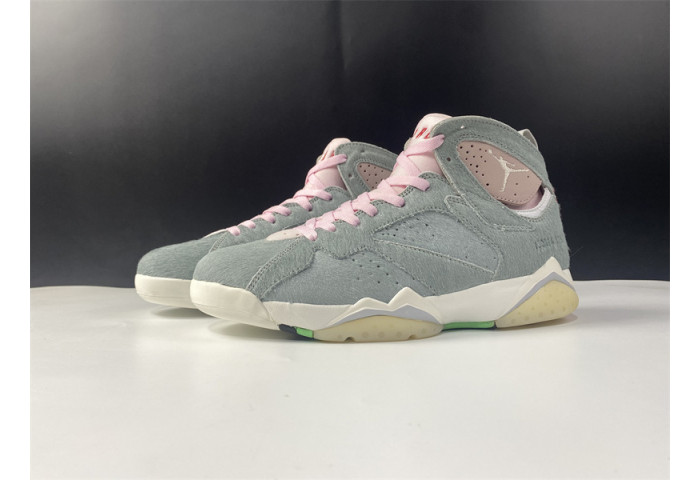 Air Jordan 7 SE Hare CT8528-002