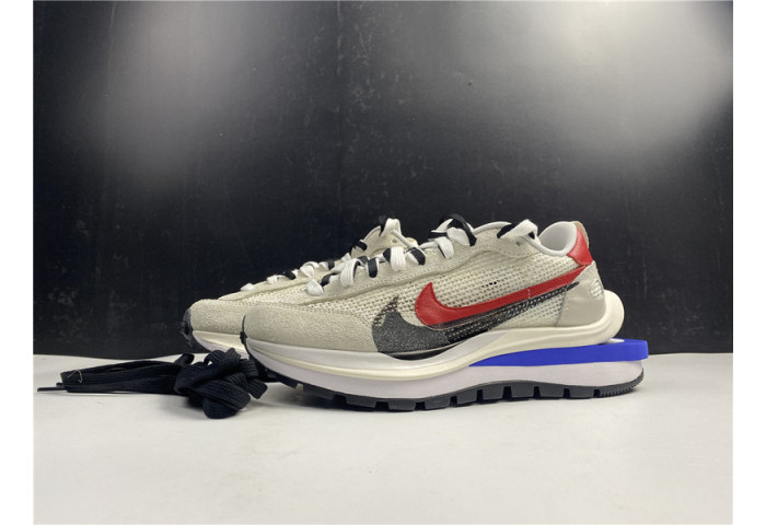Nike Vaporwaffle sacai Sport Fuchsia Game Royal CV1363-100