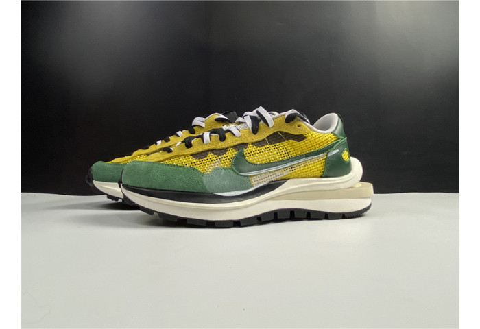 Nike Vaporwaffle sacai Tour Yellow Stadium Green CV1363-700
