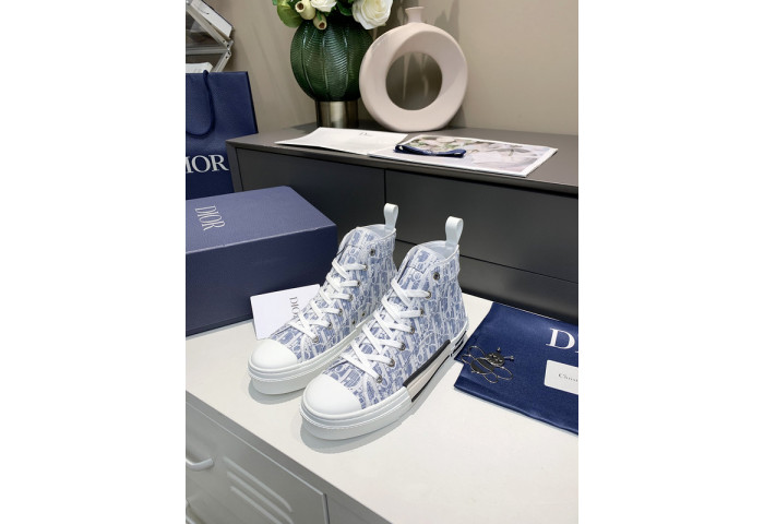 B23 Oblique Sneaker