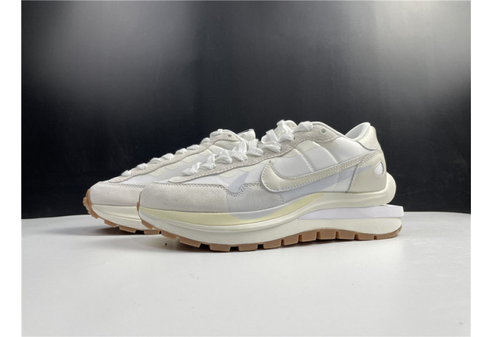 Sacai x Nike VaporWaffle 3.0 DD1875-100