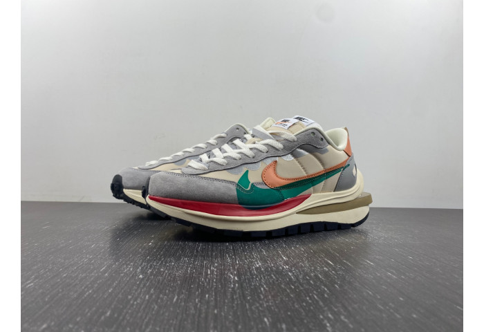 Nike Sacai x VaporWaffle “Tour Yellow ” DD1875-107