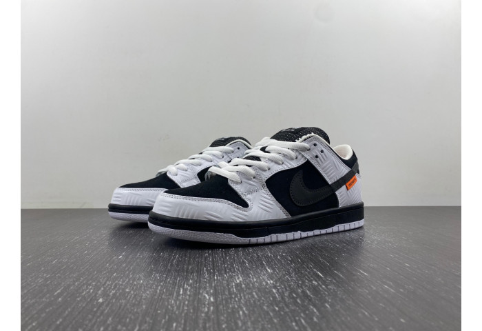 Nike SB Dunk Low TIGHTBOOTH FD2629-100