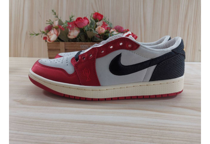 Air Jordan 1 Retro Low OG Trophy Room Away FN0432-100