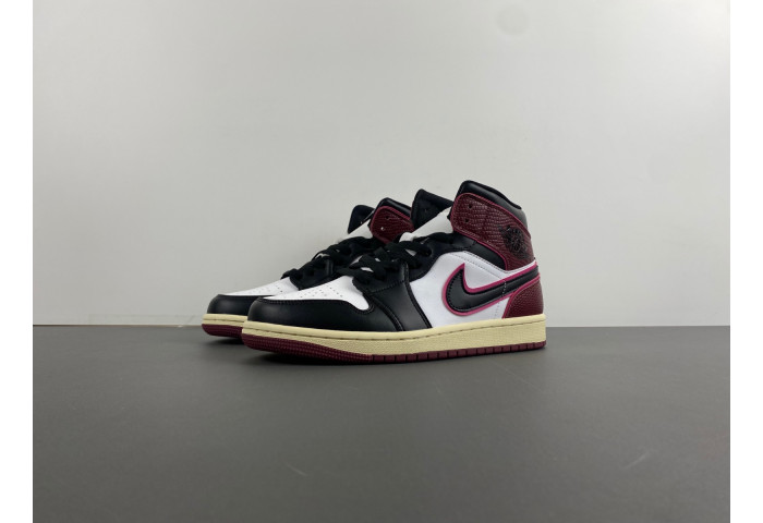 Air Jordan 1 Mid WMNS “Bordeaux” FQ7818-101