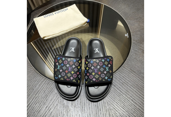 L1VV SANDALS