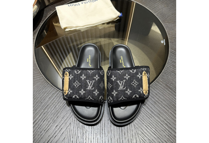 L1VV SANDALS