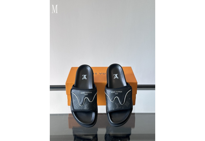 L1VV SANDALS