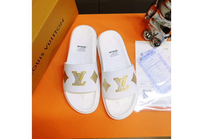 L1VV SANDALS