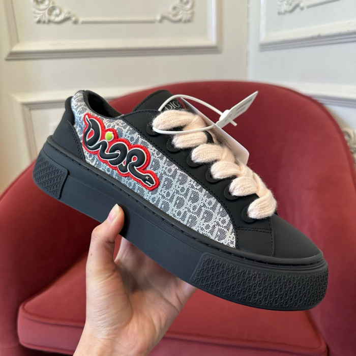 D1OR B33 Sneakers