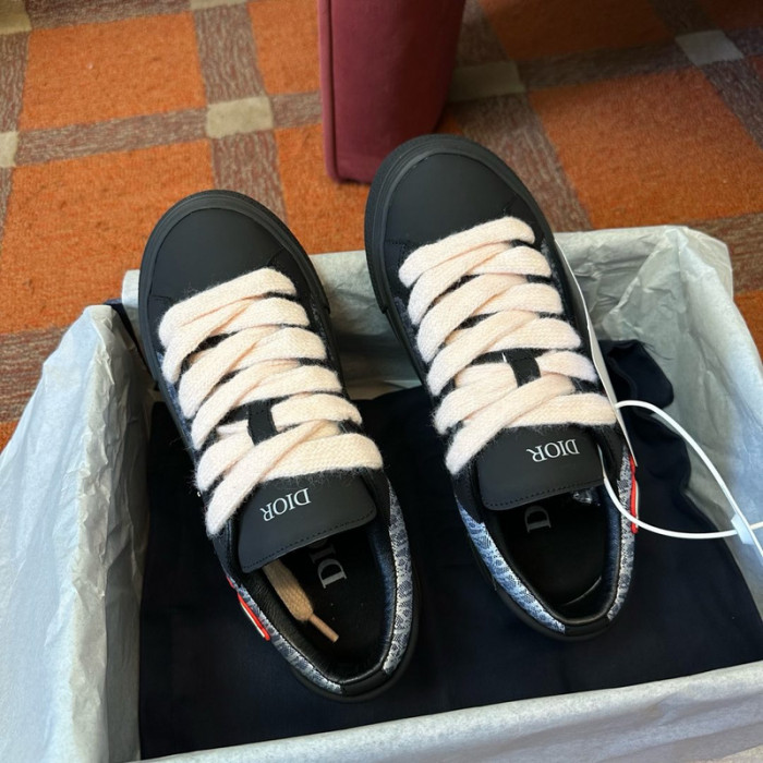 D1OR B33 Sneakers