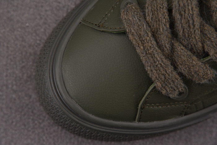 D1OR B33 Sneakers
