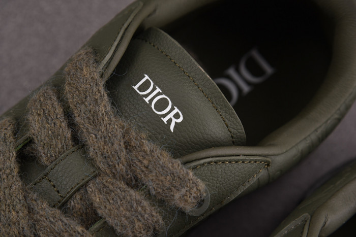 D1OR B33 Sneakers