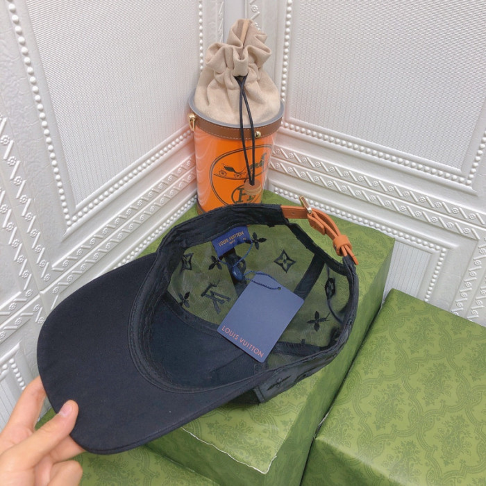 L1VV Hat