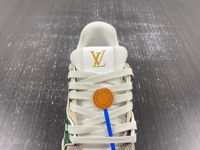 L1VV TRAINER