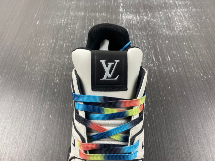 L1VV TRAINER
