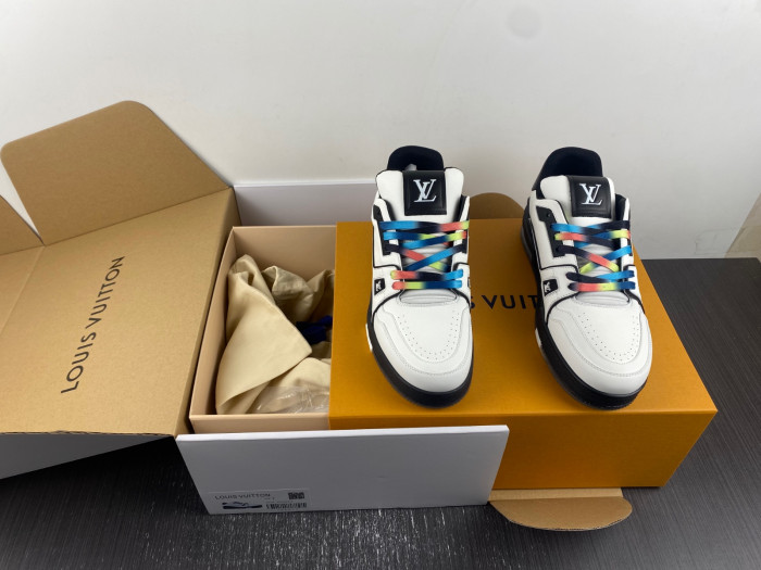 L1VV TRAINER