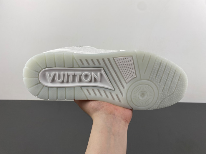 L1VV TRAINER