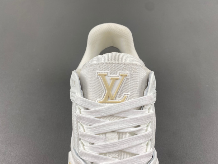 L1VV TRAINER