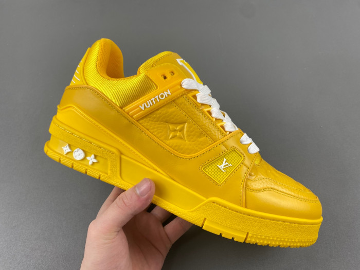 L1VV TRAINER