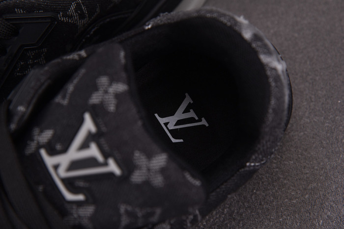 L1VV TRAINER