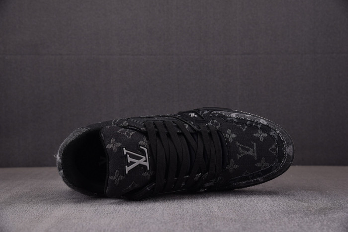 L1VV TRAINER