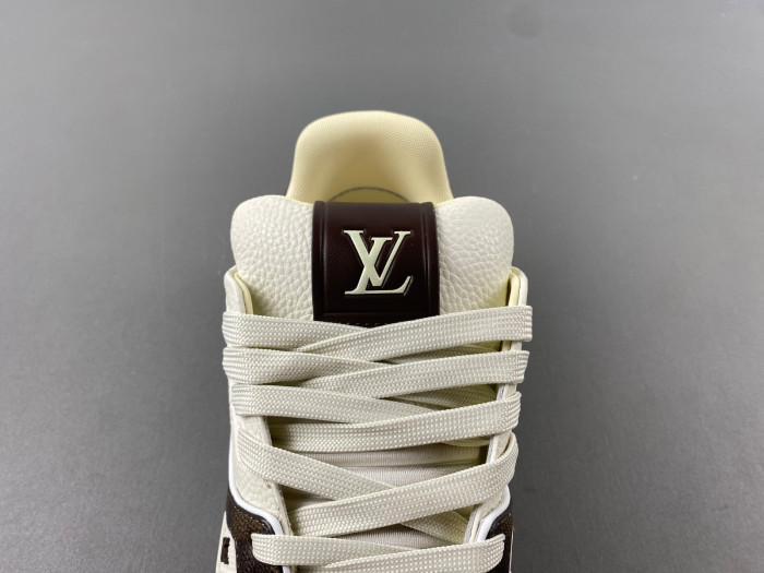 L1VV TRAINER