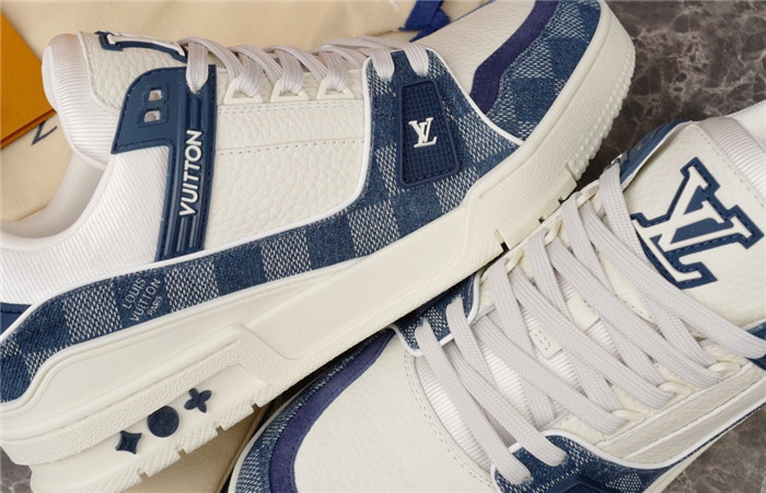 L1VV TRAINER