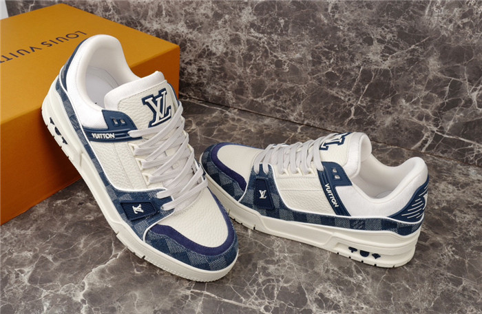 L1VV TRAINER