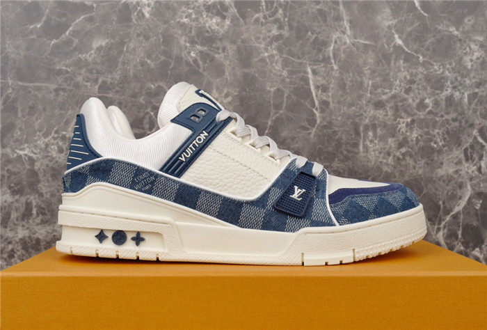 L1VV TRAINER