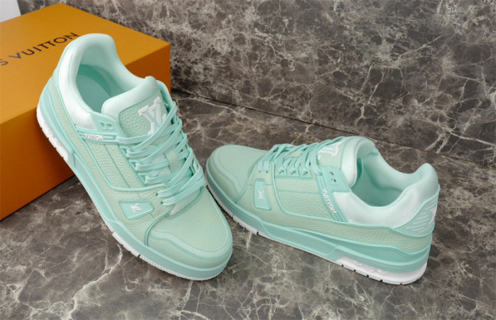 L1VV TRAINER