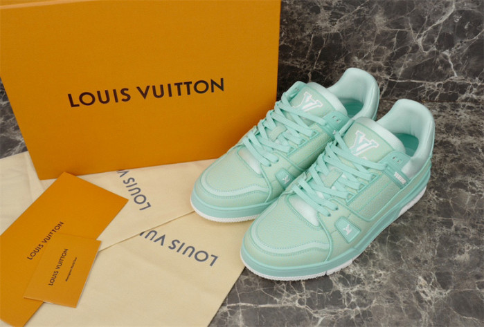 L1VV TRAINER