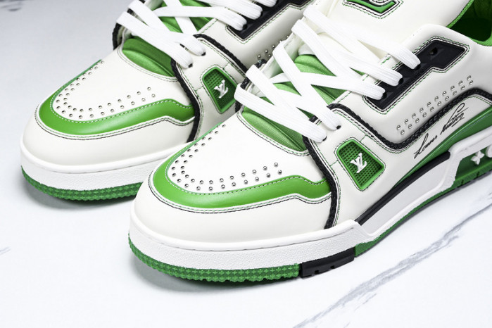 L1VV TRAINER