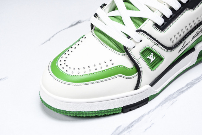 L1VV TRAINER