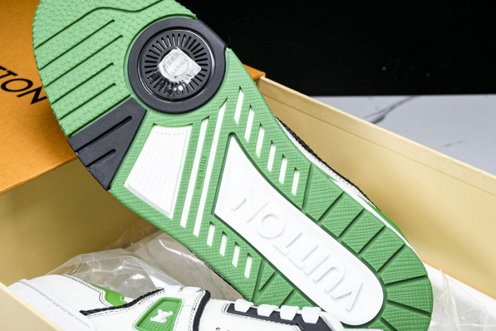L1VV TRAINER